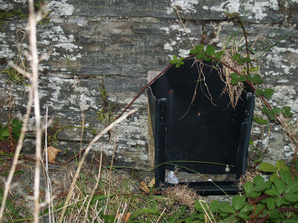 KG075481 remains of post box that the occupients used