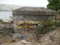 KG075489 old road sinage entering the bridge