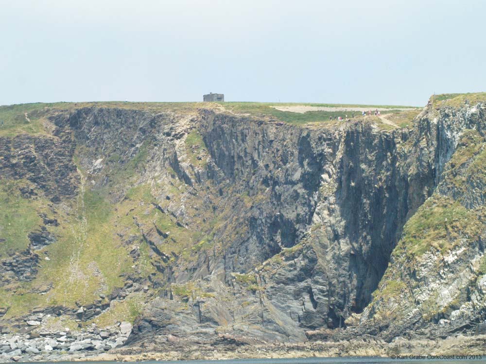 KG091826 signal tower people cliffs