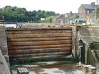 KG255052 dry dock door